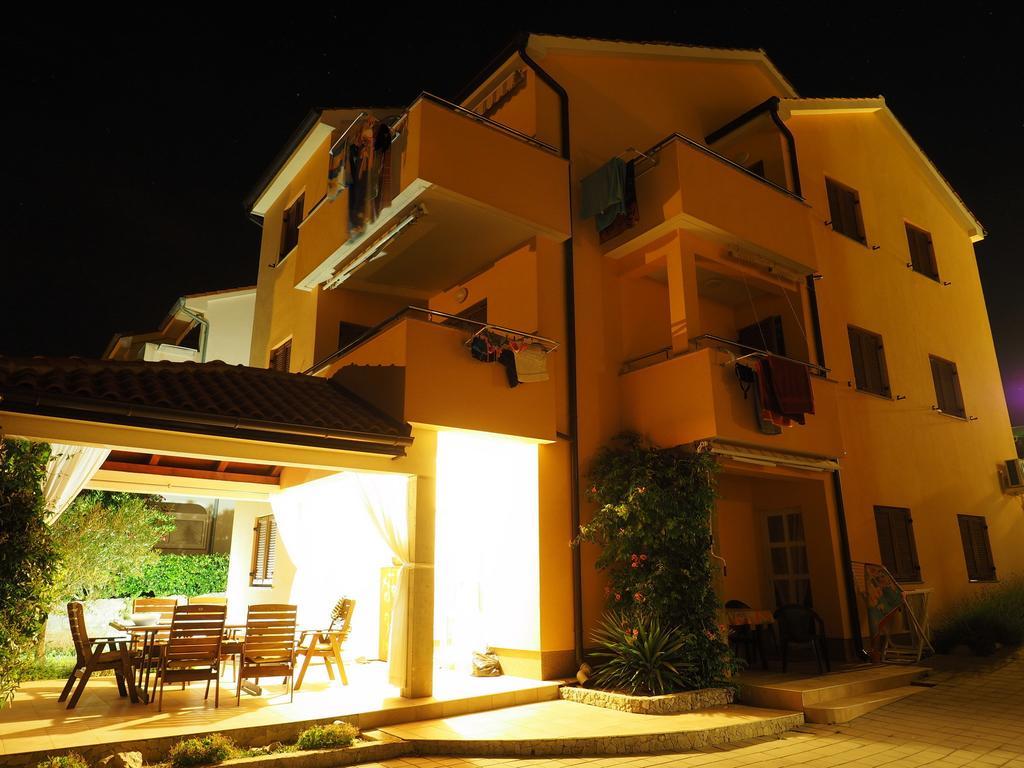 Apartments Omanovic Čižići Exterior foto