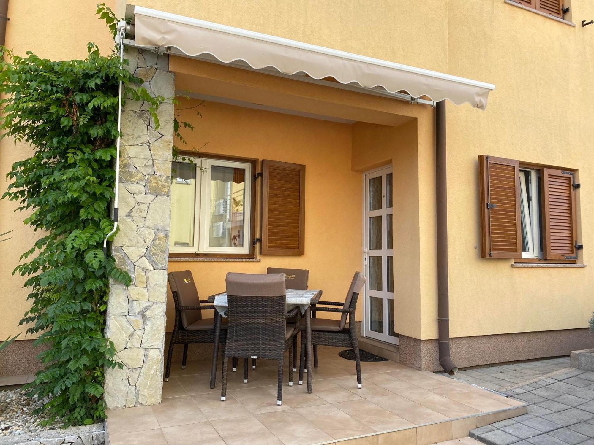Apartments Omanovic Čižići Exterior foto