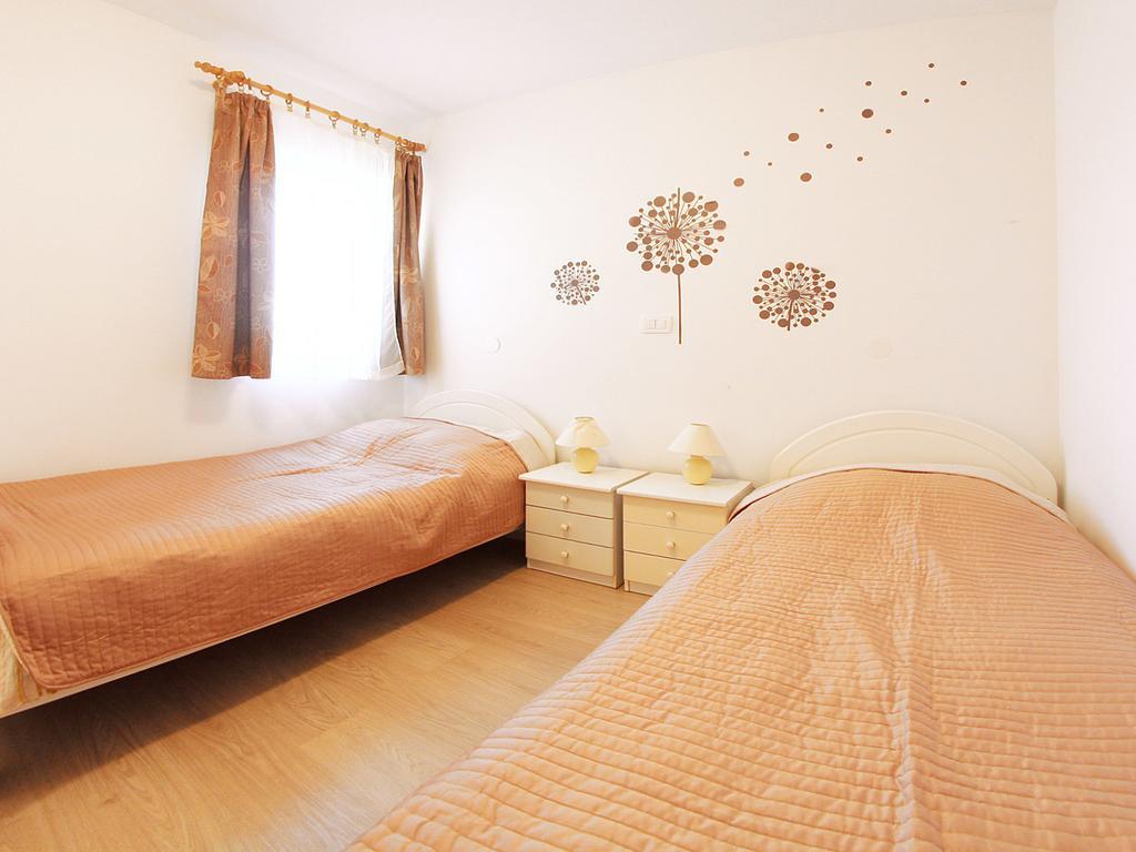 Apartments Omanovic Čižići Zimmer foto