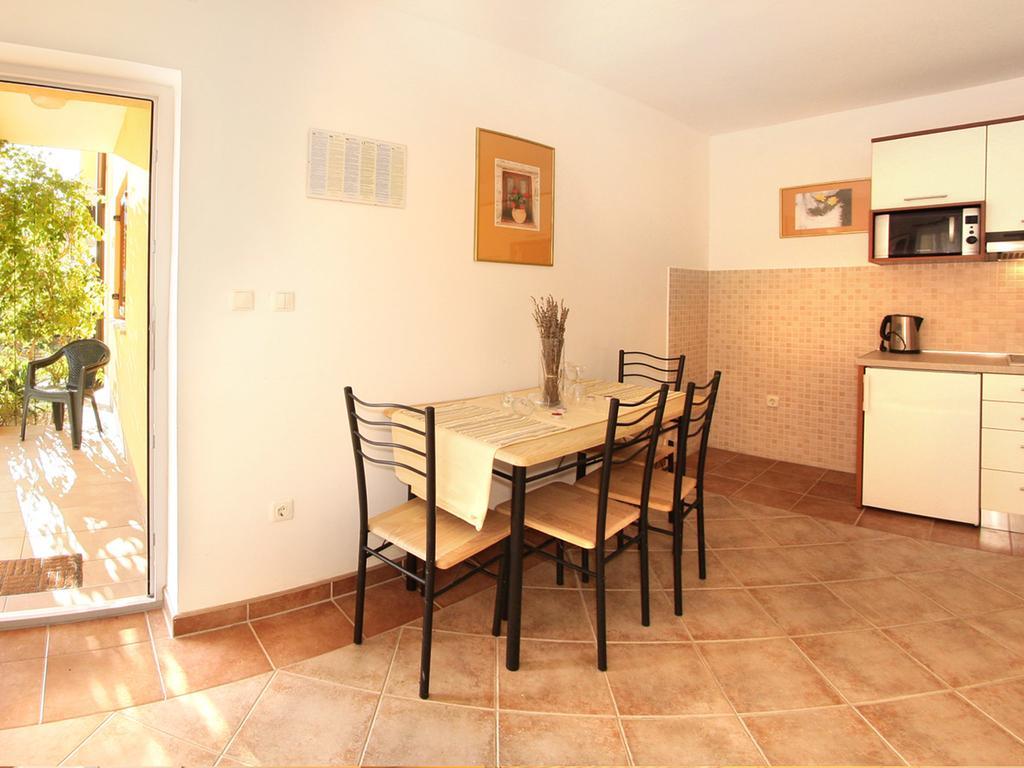 Apartments Omanovic Čižići Zimmer foto